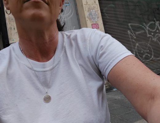 טובי שטרובך, בלשית שורשים וכותבת סיפורי חיים